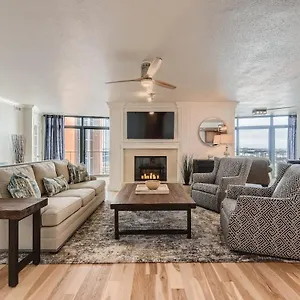 https://larimer-luxury-top-notch-amenities-walk-to-all.seedenverhotels.com