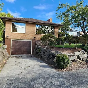 https://homesmart-cozy-charm-meets-high-tech-in-prime-area.seattlehotelsites.com